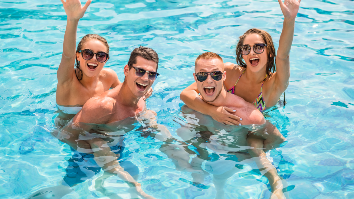 Vidéos et photos amusantes de fêtes à la piscine