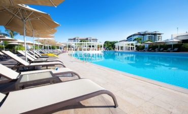 How to Throw a Summer Pool Party for Kids