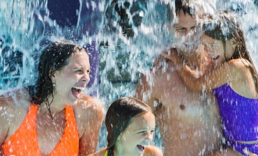 3 Swimming Pool Games Anyone Can Play